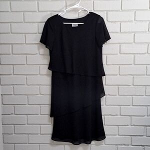 R & M Richard's Formal Black Silver Speckle Ruffled Midi Dress. Size 6P NWOT